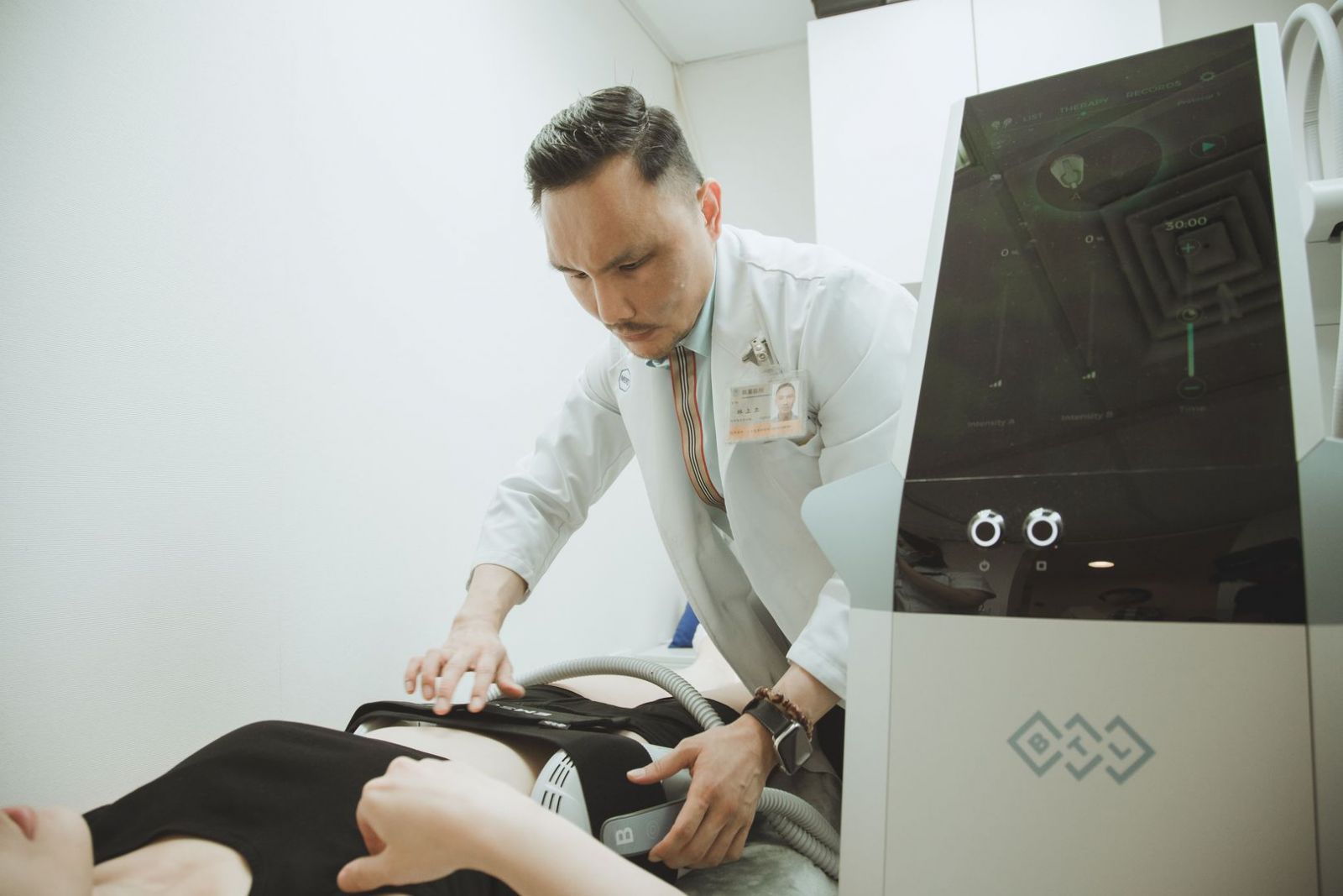 EMSCULPT 肌動減脂達到最佳療效，給誰操作是關鍵，包含了醫師經驗、操作技術