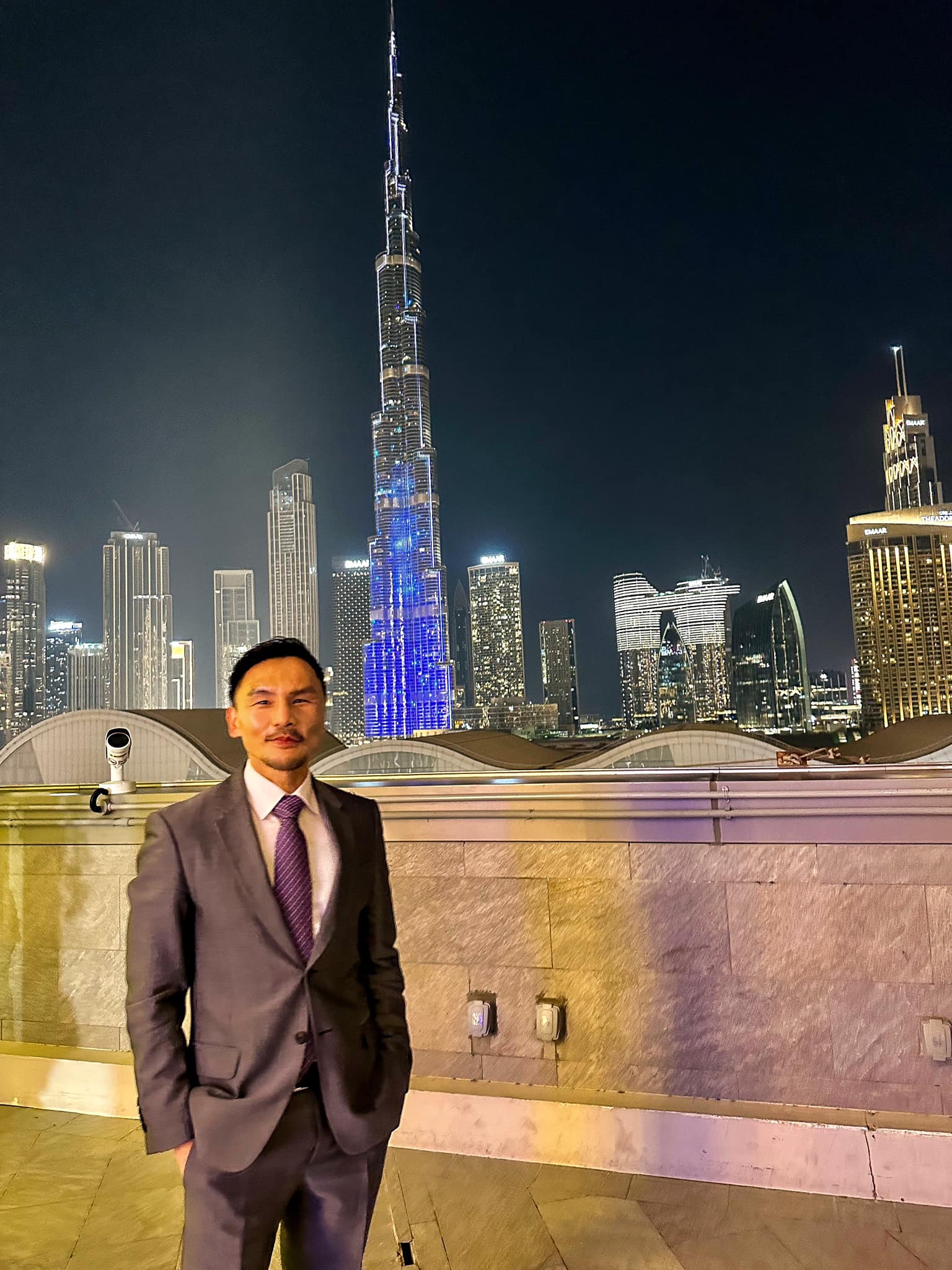 林上立醫師與杜拜塔合影